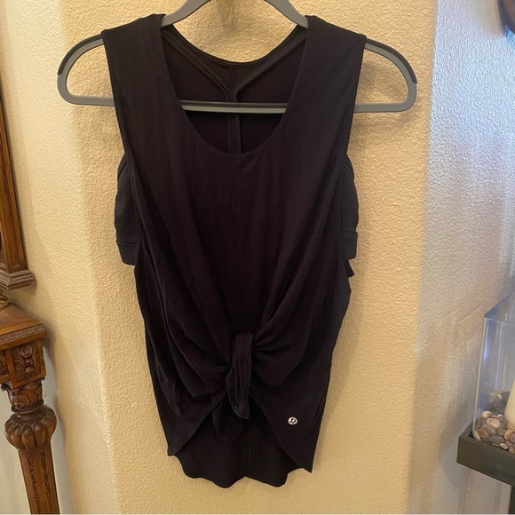 LULULEMON Women Black Flow Y 2-in-1 Yoga Tank Top Light Support A-C Cups Size 8 - Picture 1 of 7